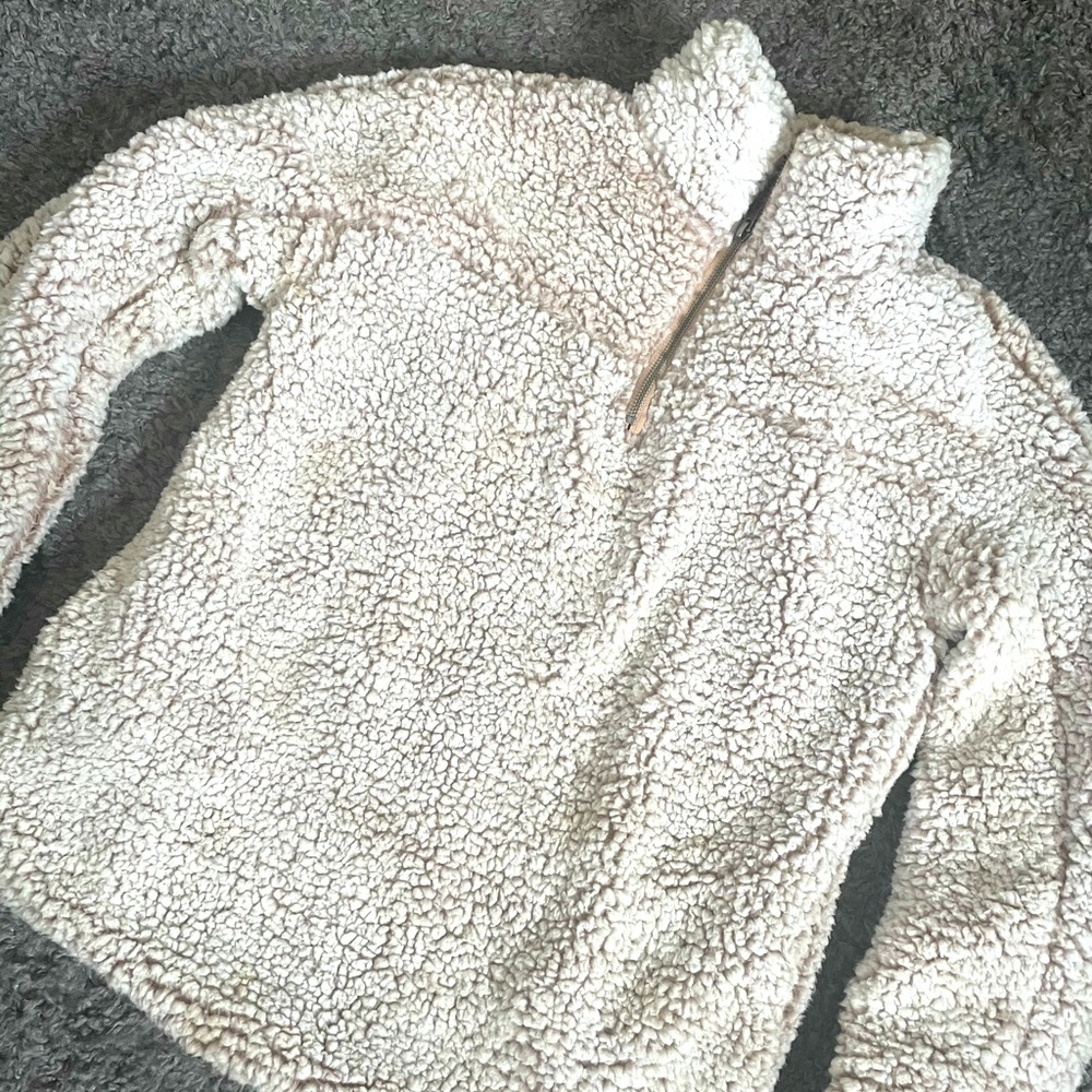 Pull over sweater